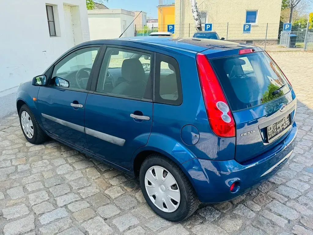 Gebraucht Ford Fiesta Fun X 69 PS (50 kW) 2007 Blau Kleinwagen