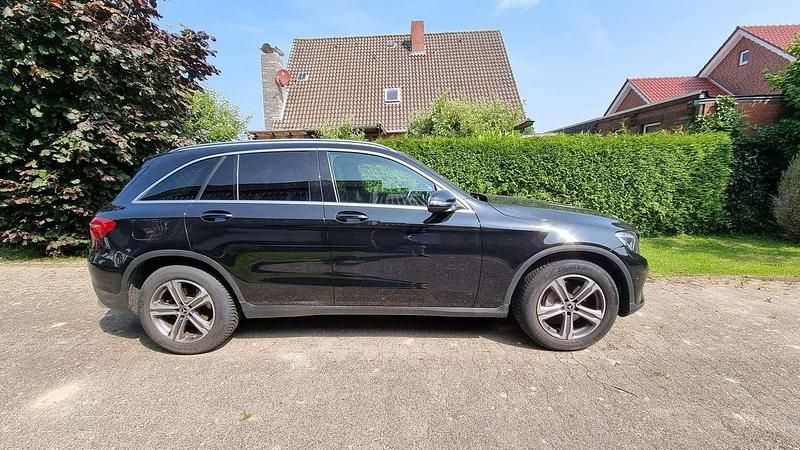 Gebraucht 2018 Mercedes GLC250 AMG line SUV | 38.000 € - Bild 1/4