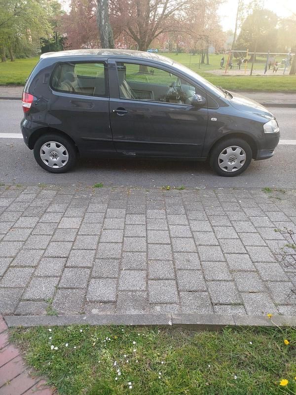 Second-hand VW Fox 55 CP (40 kW) 2006 Gri Hatchback