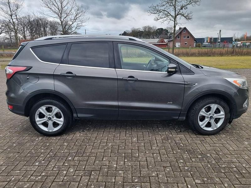 Gebraucht Ford Kuga 179 PS (131 kW) 2016 Grau SUV