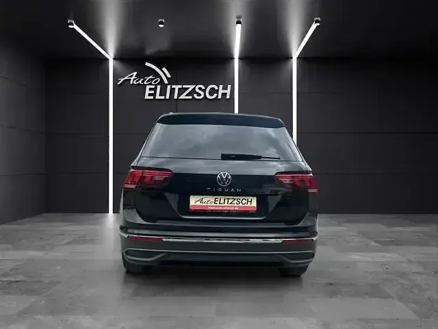 Gebraucht VW Tiguan Active 150 PS (110 kW) 2022 Deep black perleffekt SUV