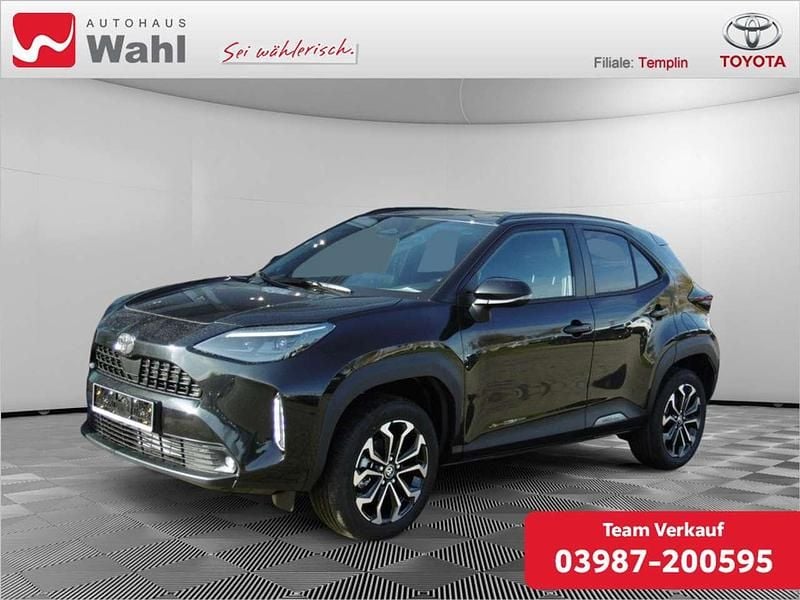 Shimmering silver Neu 2025 Toyota Yaris Hybrid SUV | 31.290 € (Fairer Preis) - Bild 1/4