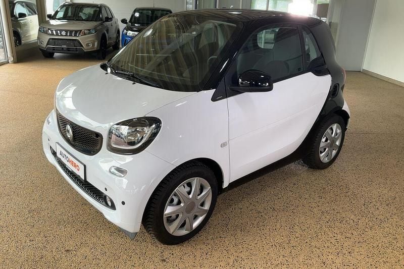 Weiß Gebraucht 2019 Smart ForTwo Coupé Coupé | 14.070 € (Guter Preis) - Bild 1/3