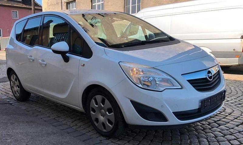 Gebraucht Opel Meriva Edition 101 PS (74 kW) 2010 Weiß Van / Kleinbus