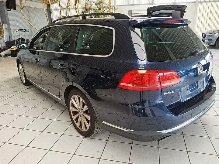 Gebraucht VW Passat 140 PS (102 kW) 2013 Blau Kombi