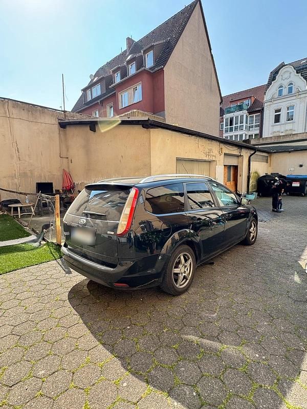 Gebraucht Ford Focus 99 PS (72 kW) 2008 Schwarz Kombi