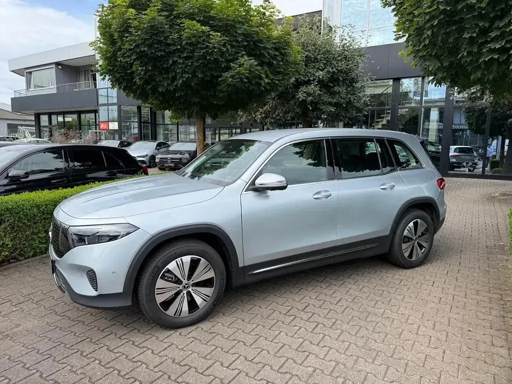Gebraucht Mercedes EQB250+ 139 kW (190 PS) 2025 Silber SUV