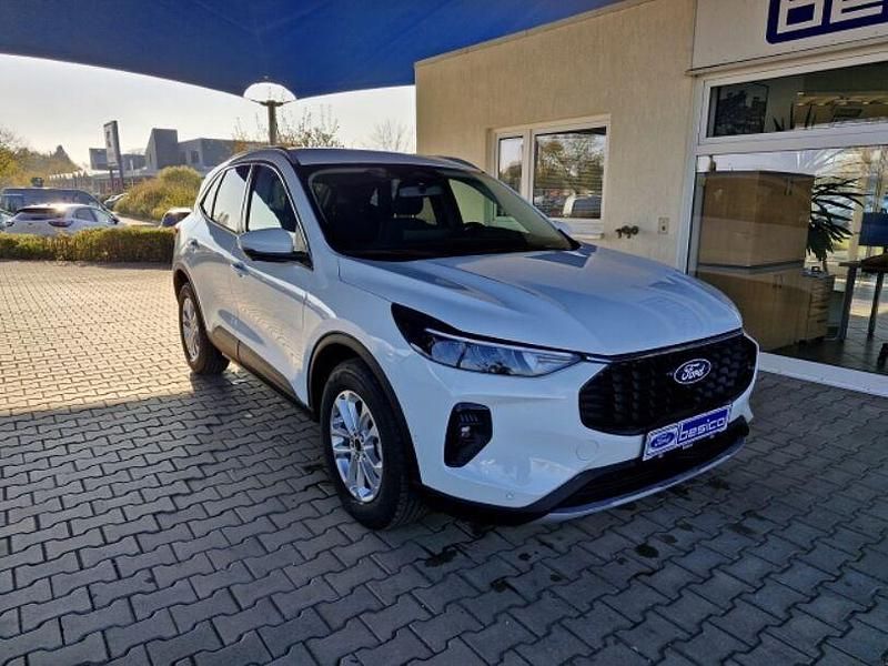 Gebraucht Ford Kuga Titanium 150 PS (110 kW) 2024 Frostweiß SUV