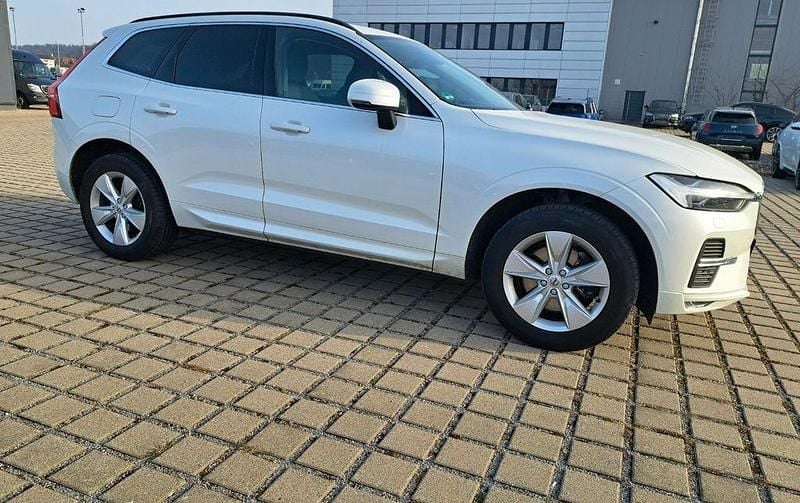 Gebraucht Volvo XC60 197 PS (144 kW) 2022 Crystal white / metallic SUV