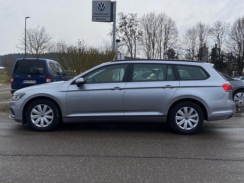 Gebraucht VW Passat 150 PS (110 kW) 2022 Silber Kombi