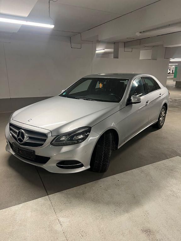 Gebraucht Mercedes E200 Elegance 184 PS (135 kW) 2013 Silber Limousine