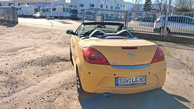 Gebraucht Opel Tigra Basis 90 PS (66 kW) 2005 Gelb Cabrio