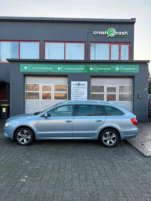 Gebraucht Skoda Superb 160 PS (117 kW) 2010 Silber Kombi