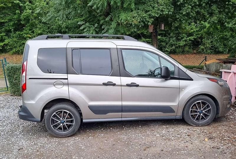 Gebraucht 2017 Ford Tourneo Connect Titanium Van / Kleinbus | 16.800 € (Teuer) - Bild 1/4