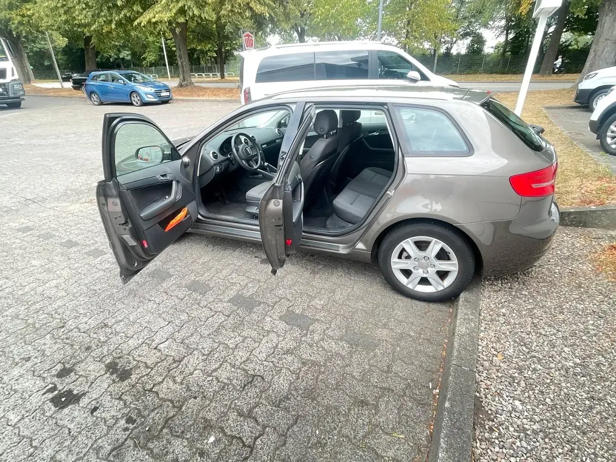 Gebraucht Audi A3 105 PS (77 kW) 2013 Andere farben Limousine