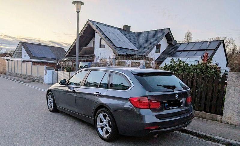 Gebraucht BMW 320 184 PS (135 kW) 2015 Grau Kombi