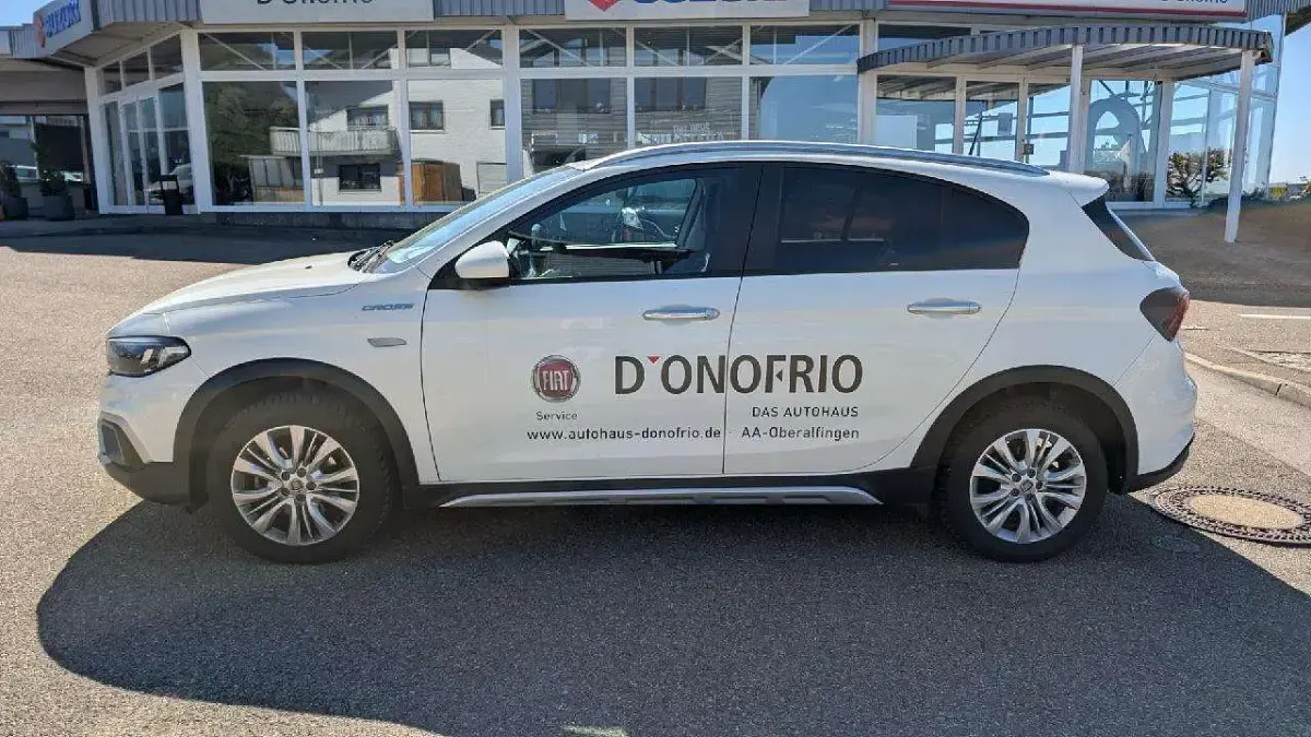 Gebraucht Fiat Tipo Cross 131 PS (96 kW) 2022 Weiss Limousine