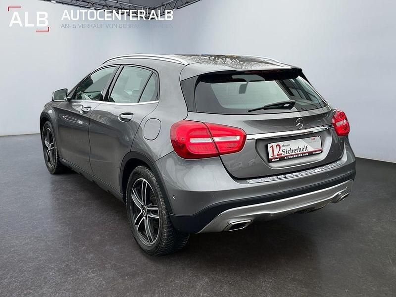Gebraucht Mercedes GLA200 156 PS (114 kW) 2014 Grau SUV