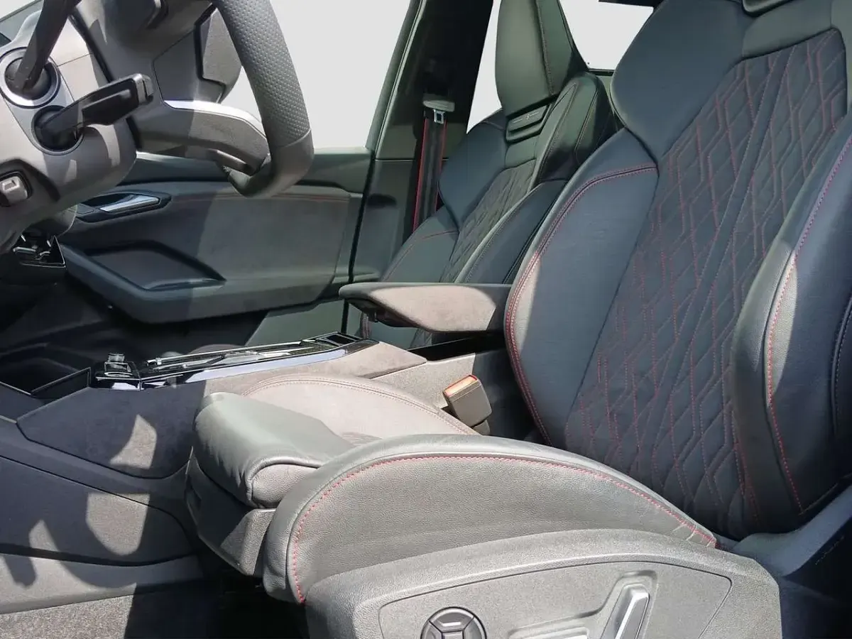 Gebraucht Audi Q6 e-tron Edition .1 225 kW (306 PS) 2025 Magnetgrau SUV