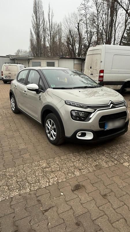 Grau Gebraucht 2024 Citroën C3 Limousine | 14.899 € - Bild 1/4