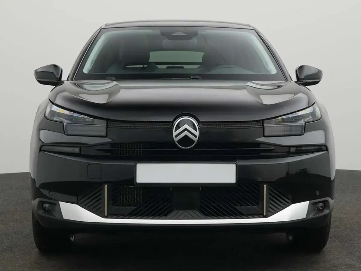 Neu Citroën C4 145 PS (106 kW) 2026 Perla nera schwarz m SUV