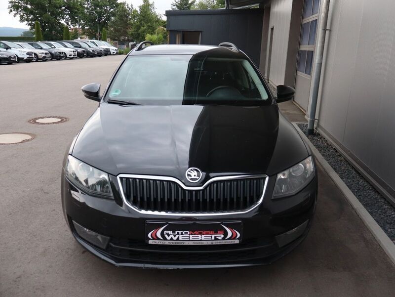Schwarz Gebraucht 2016 Skoda Octavia Joy Kombi | 7.795 € (Guter Preis) - Bild 1/4
