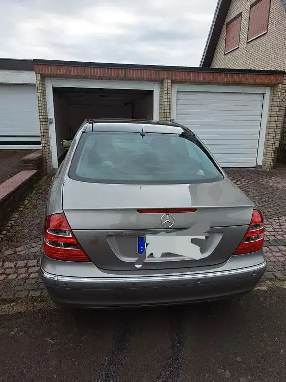 Gebraucht Mercedes E350 272 PS (200 kW) 2005 Silber Limousine