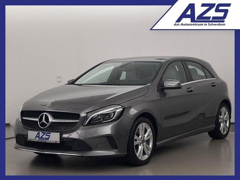 Grau Gebraucht 2017 Mercedes A200 Urban Limousine | 17.777 € (Fairer Preis) - Bild 1/4