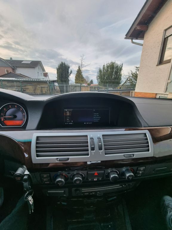 Silber Gebraucht 2006 BMW 760L Limousine | 8.999 € - Bild 1/4