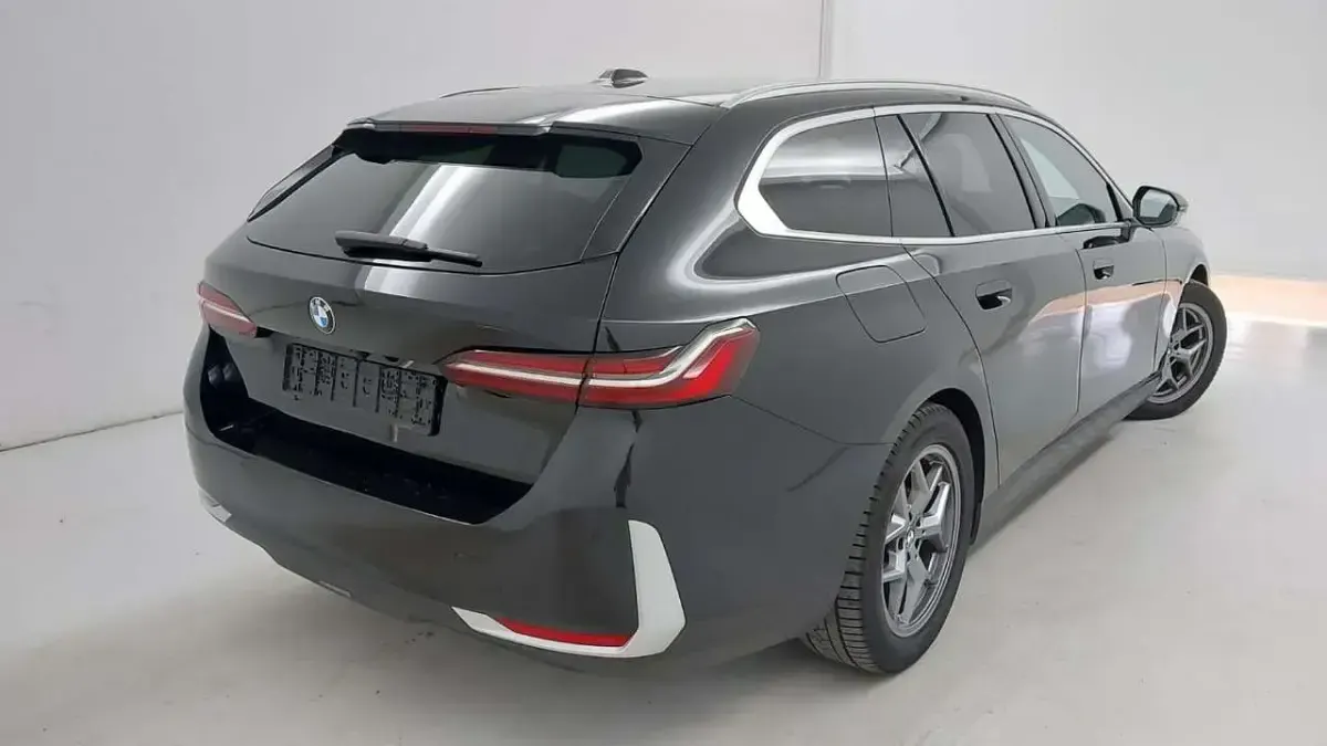 Używany BMW 520 197 KM (144 kW) 2024 Czarny Kombi