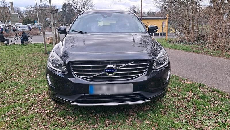 Second-hand Volvo XC60 190 CP (139 kW) 2016 Negru SUV