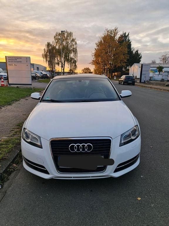 Gebraucht Audi A3 Ambiente 125 PS (91 kW) 2011 Weiß Limousine