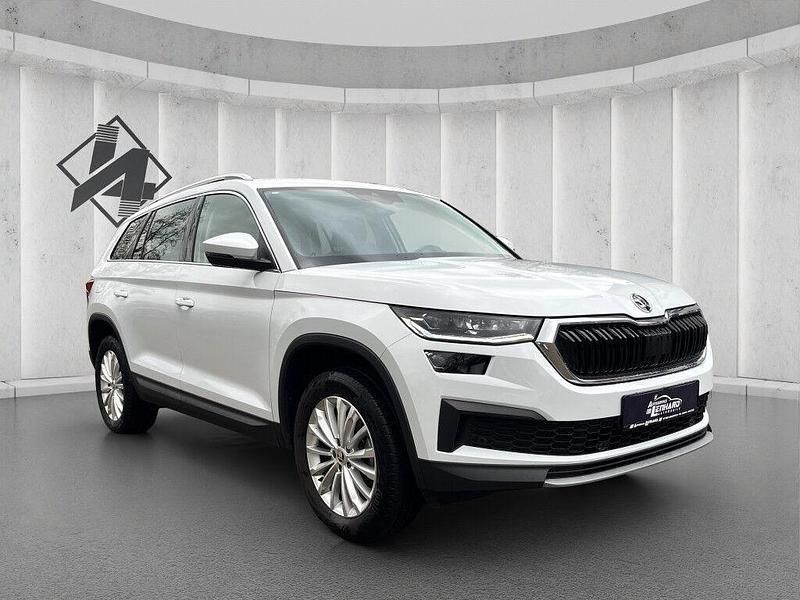 Weiss Gebraucht 2024 Skoda Kodiaq SUV | 33.690 € (Superpreis) - Bild 1/4