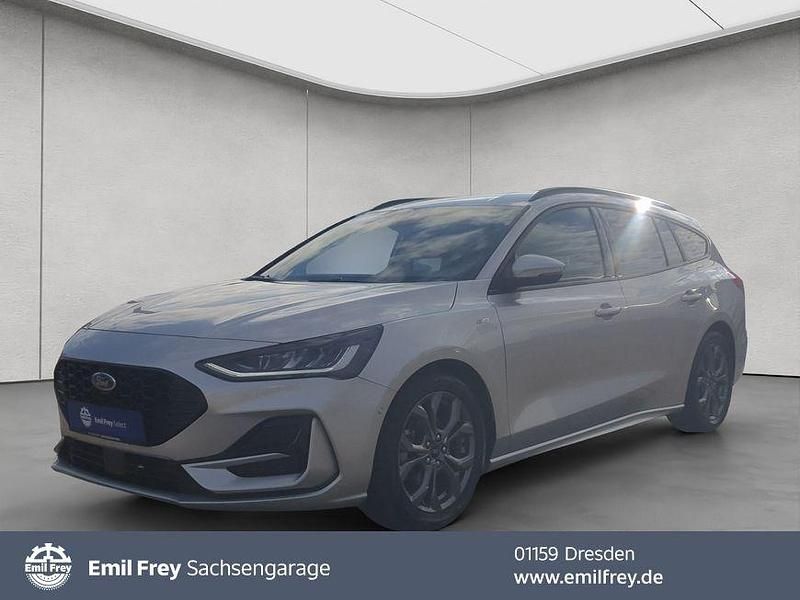 Silber Gebraucht 2023 Ford Focus ST-Line X Limousine | 18.940 € (Fairer Preis) - Bild 1/4