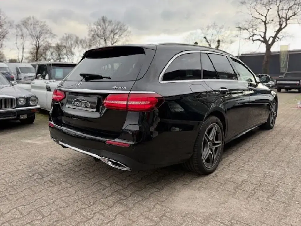 Gebraucht Mercedes 300 194 PS (142 kW) 2020 Obsidianschwarz (metallic) Kombi