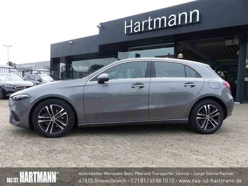 Gebraucht Mercedes A180 Progressive 136 PS (100 kW) 2024 Mountaingrau metallic Limousine