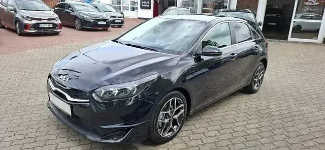 Gebraucht Kia Ceed 140 PS (102 kW) 2025 Schwarz Kleinwagen