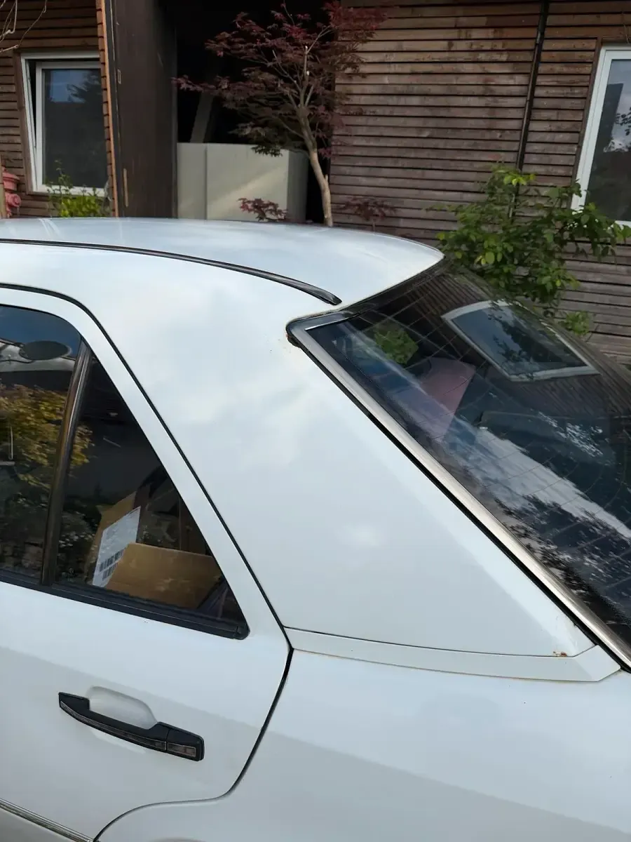 Gebraucht Mercedes E250 90 PS (66 kW) 1991 Weiß Limousine