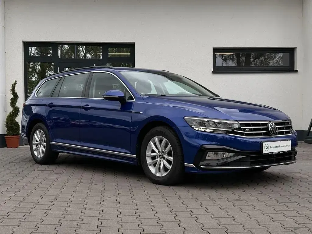 Gebraucht VW Passat R-line 150 PS (110 kW) 2022 Blau Kombi