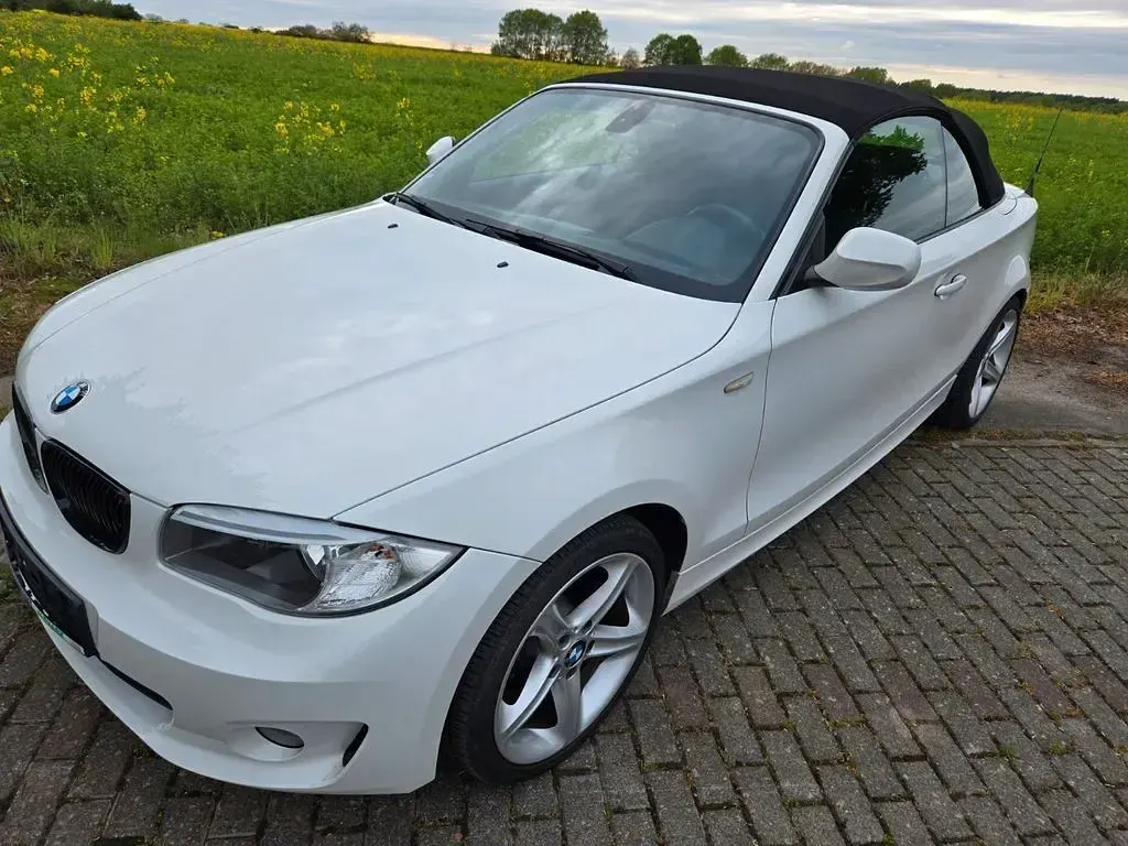 Gebraucht BMW 118 Cabriolet Sport Line 143 PS (105 kW) 2012 Weiß Cabrio