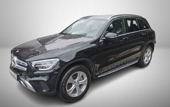 Obsidianschwarz metalliclack Gebraucht 2020 Mercedes GLC200 SUV | 32.800 € (Fairer Preis) - Bild 1/4