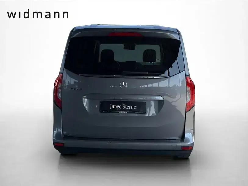 Gebraucht Mercedes T180 Progressive 116 PS (85 kW) 2023 Chromitgrau metallic Van / Kleinbus