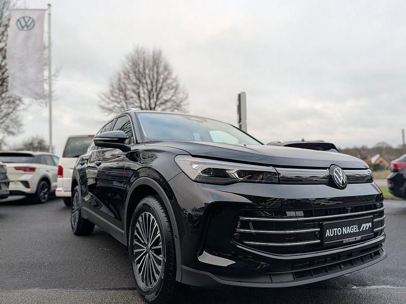 Neu VW Tiguan IQ Drive 150 PS (110 kW) 2026 Grün SUV