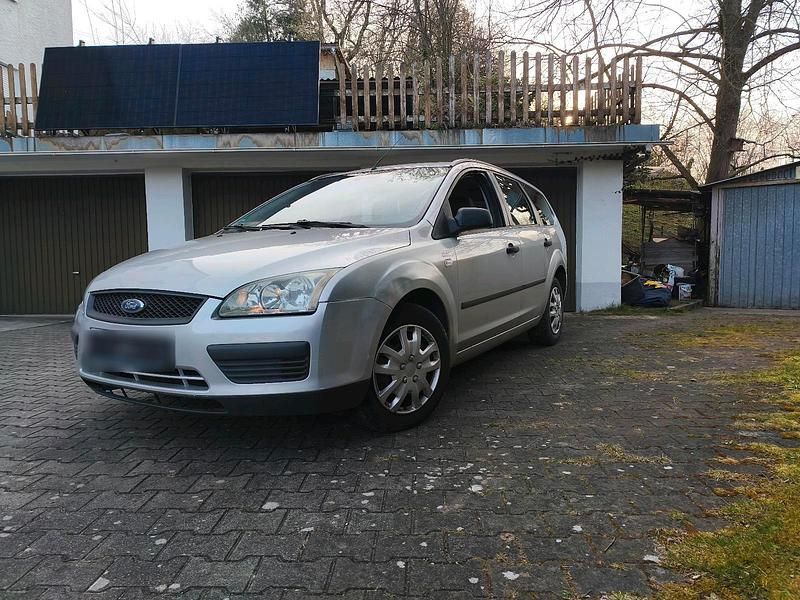 Second-hand Ford Focus 101 CP (74 kW) 2005 Argintiu Break