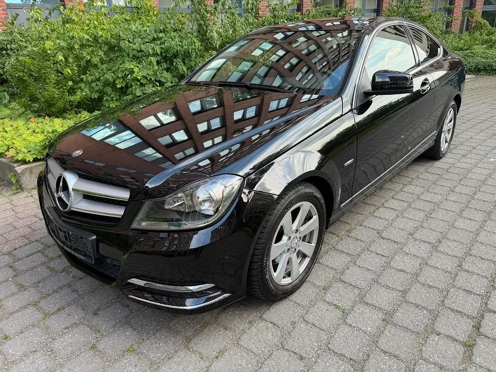 Gebraucht Mercedes C180 156 PS (114 kW) 2011 Schwarz Coupé