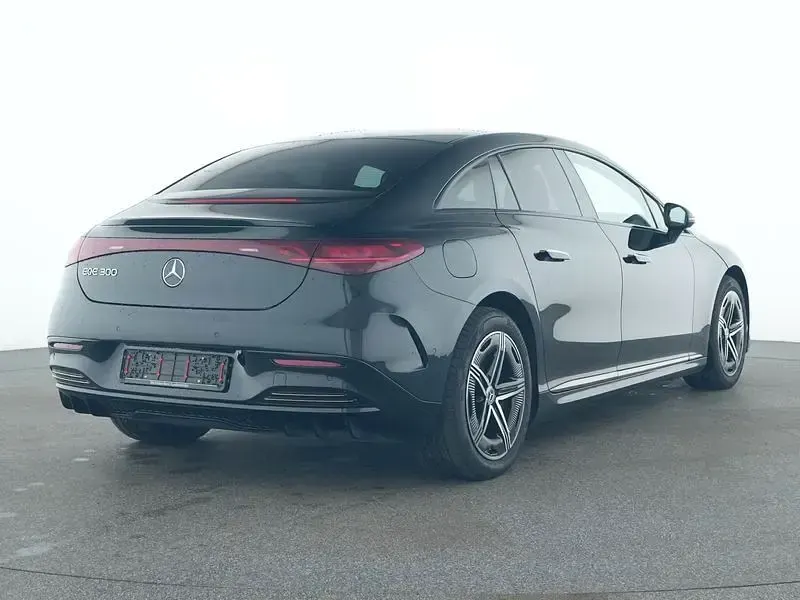Gebraucht Mercedes EQE300 AMG 180 kW (245 PS) 2025 Schwarz Limousine