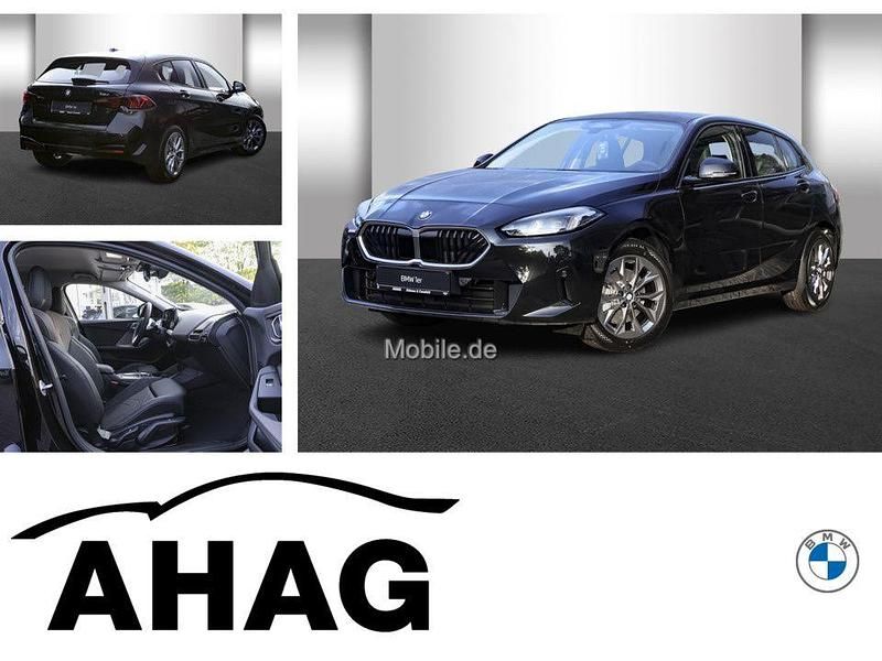 Black saphire metallic Neu 2025 BMW 118 Sport Line Kleinwagen | 32.390 € (Superpreis) - Bild 1/4
