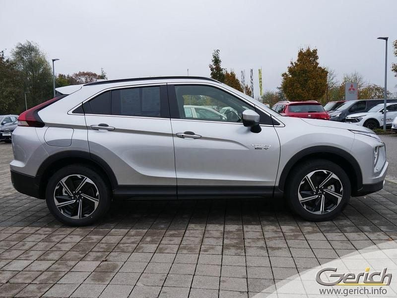 Gebraucht Mitsubishi Eclipse Cross Plus 188 PS (138 kW) 2024 Sterling silber metallic SUV