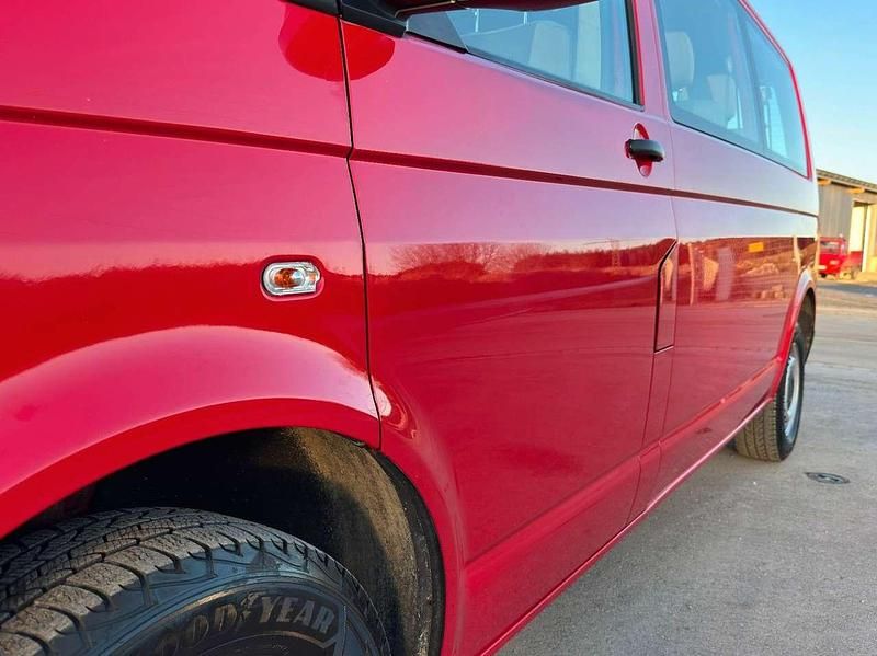 Gebraucht VW Transporter 140 PS (102 kW) 2014 Rot Van