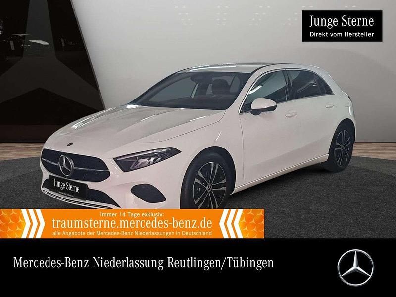 Weiß Gebraucht 2024 Mercedes A200 Advanced Limousine | 29.990 € (Fairer Preis) - Bild 1/3